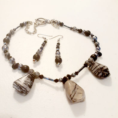 Mystical Smoke Necklace And Earrings Set