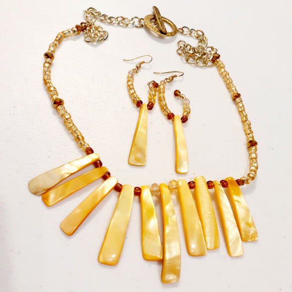 Goldilocks Necklace And Earrings Set