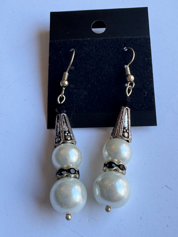 Pearly Snowman with Dunce Hat Earrings