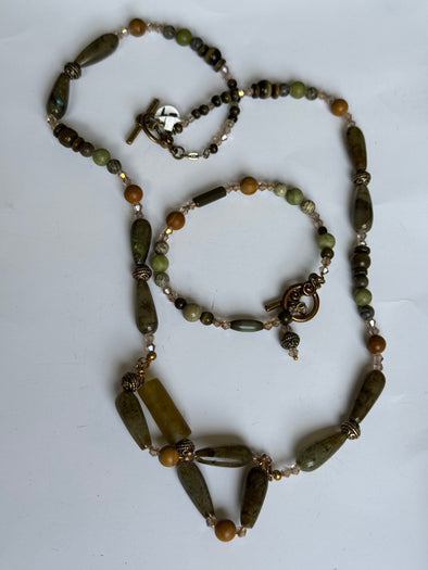 Jade Junkie Necklace And Bracelet Set